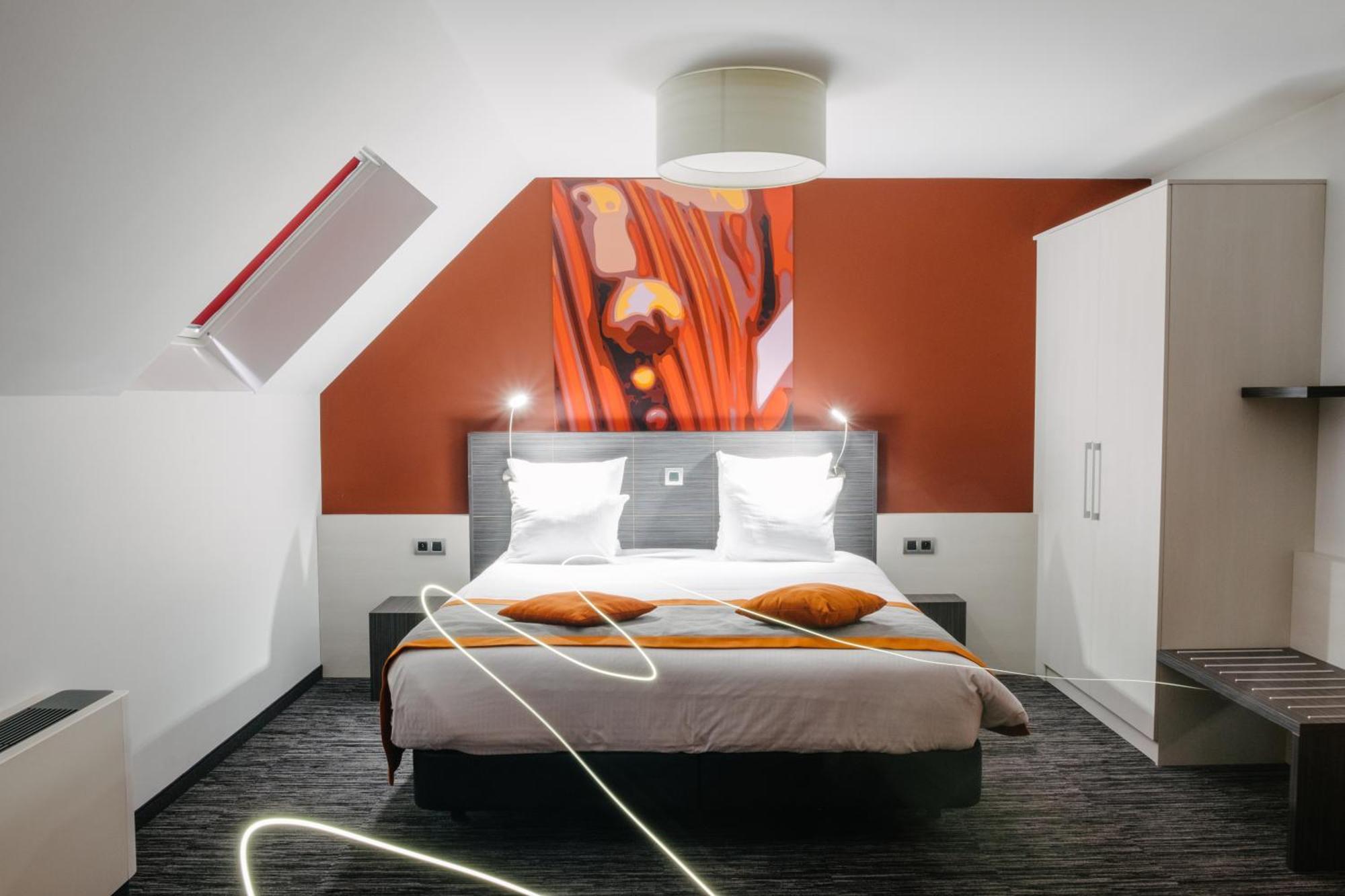 Orange Hotel La Louviere Exterior photo